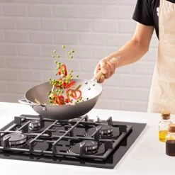 Navaris Grote Wokpan Geschikt Voor Inductie - Koolstofstalen Wok Met Twee Handvaten - Carbon Steel Wok 30 Cm Diameter - Voor Roerbak- En Wokgerechten -Brita Verkoopwinkel 1200x1200 382