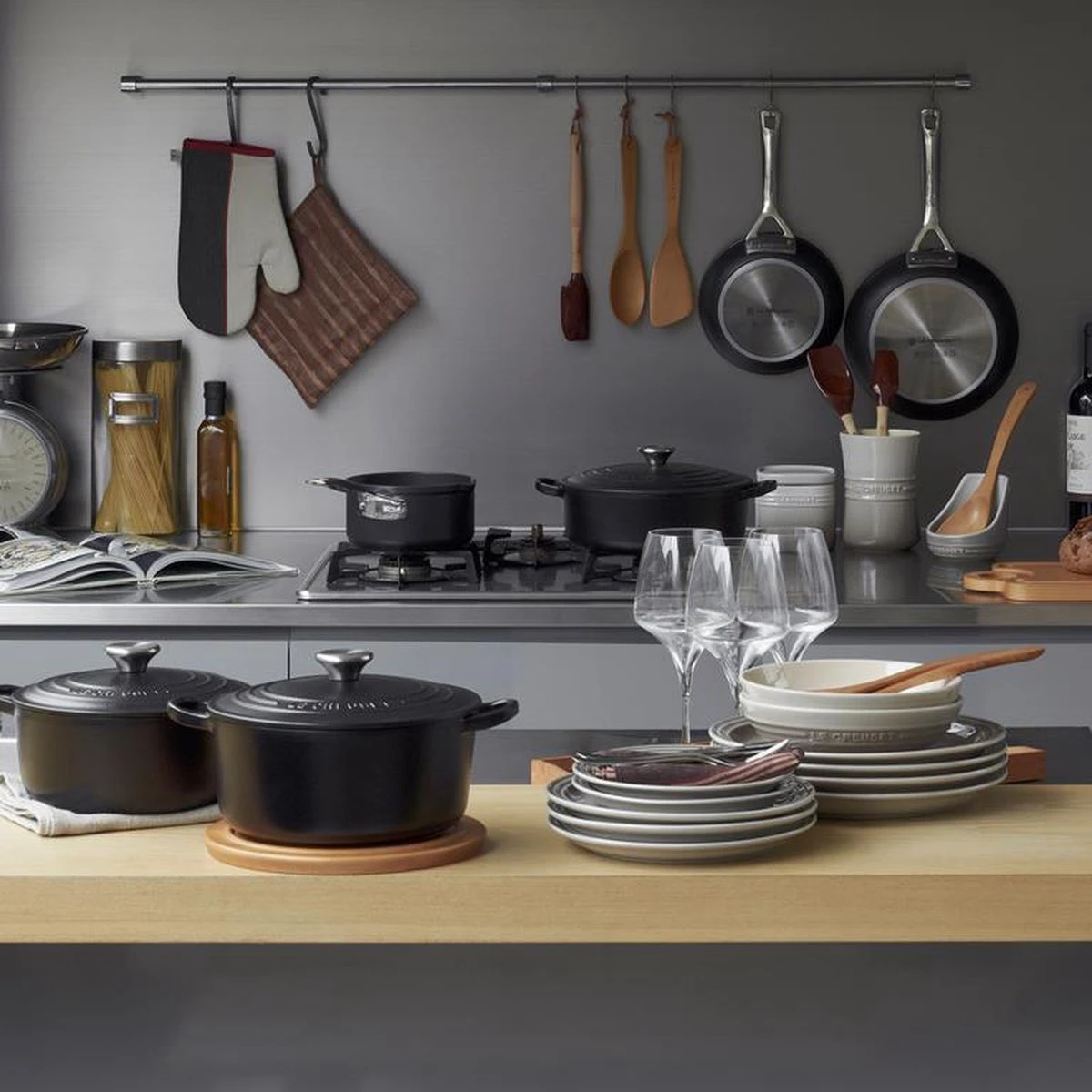 Le Creuset Signature Braadpan - 4,2 L - 24 Cm - Zwart 8 Le Creuset Signature Braadpan - 4,2 L - 24 Cm - Zwart - Afbeelding 8