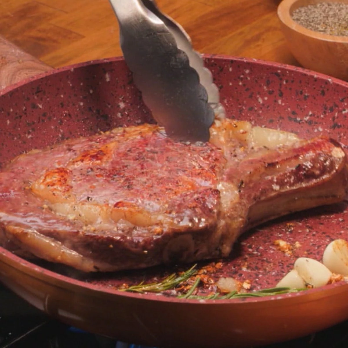 Livington Copper & Stone Pan - 24cm Koekenpan- Anti-aanbaklaag En Krasbestendig - Graniet Look - Binnenste Steenlaag Voor Perfecte Warmteverdeling - Geschikt Voor Ceran, Gas, Elektrisch, Inductie 6 Livington Copper & Stone Pan - 24cm Koekenpan- Anti-aanbaklaag En Krasbestendig - Graniet Look - Binnenste Steenlaag Voor Perfecte Warmteverdeling - Geschikt Voor Ceran, Gas, Elektrisch, Inductie - Afbeelding 6