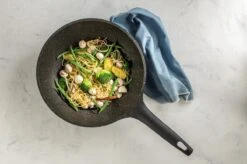 Sola Wokpan Fair Cooking - Ø 30 Cm - Zwart/wit - Aluminium - Antiaanbaklaag 9 Sola Wokpan Fair Cooking - Ø 30 Cm - Zwart/wit - Aluminium - Antiaanbaklaag -Brita Verkoopwinkel 1200x799 28