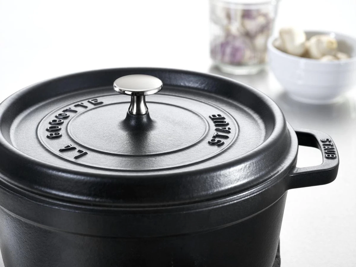 Staub Ronde Braadpan - Ø28 Cm - Zwart 2 Staub Ronde Braadpan - Ø28 Cm - Zwart - Afbeelding 2