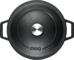 MOA Gietijzeren Braadpan - Inhoud 5,7 Liter - 26CM - Rond - Alle Warmtebronnen - Ook Voor Inductie - Gewicht 5,8 Kg - Zwart - C26B -Brita Verkoopwinkel 1200x974 1