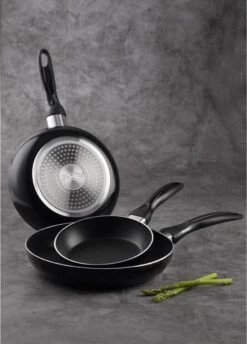 San Ignacio Koekenpannenset 16-20-24cm 32 San Ignacio Koekenpannenset 16-20-24cm -Brita Verkoopwinkel 861x1200